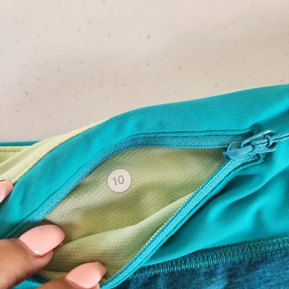 Lululemon Speed Shorts Teal Turquoise Blue Size 6 Gym Running Athletic Stretch - Picture 5 of 7